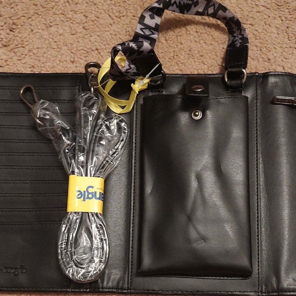 Wrangler Black and Gray Geometric Crossbody Or Wristlet - Picture 6 of 14